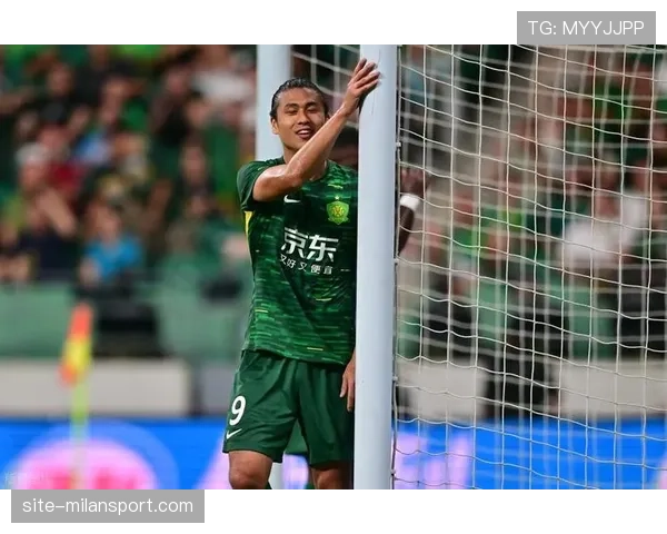 国安442平行中场高效运转 张玉宁法比奥双中锋战术受益